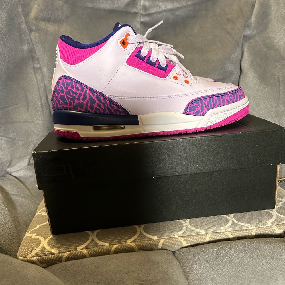 Air Jordan 3 Retro “Barley Grape” 🍇 (LIKE NEW / NEVER WORN) (Sz 4 Y / 6.5 Y) - Picture 3 of 10